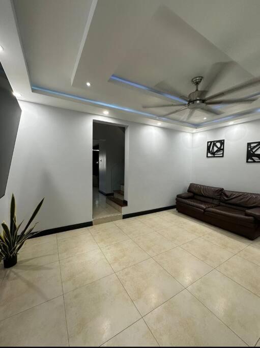 The Jewel Apartment คิงส์ตัน ภายนอก รูปภาพ